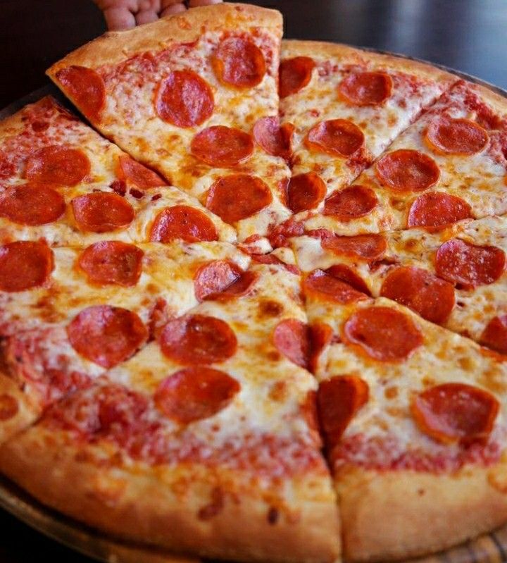 Royal Pepperoni Supreme Pizza - Image 4
