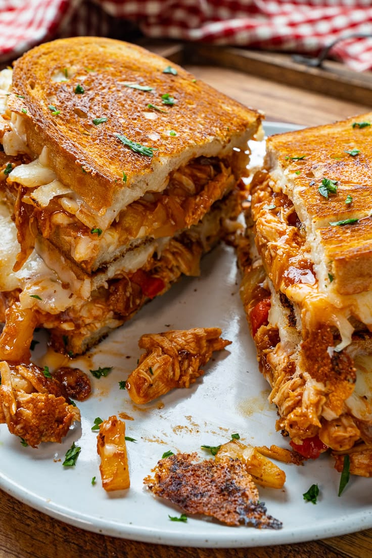 Royal Crispy Chicken Sandwich - Image 2