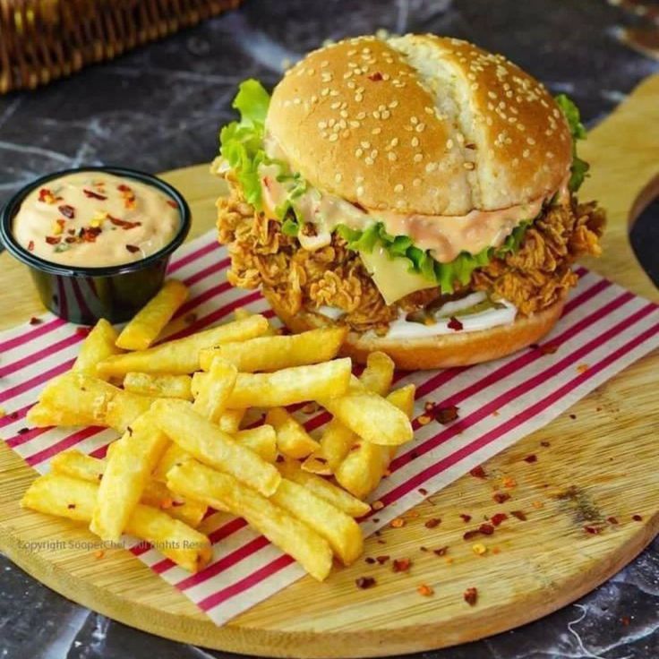 Royal Zinger Combo Meal - Image 5